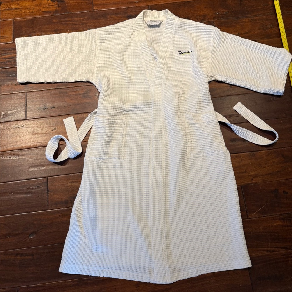 Boca Terry White Waffle Knit Kimono Robe OS Radisson